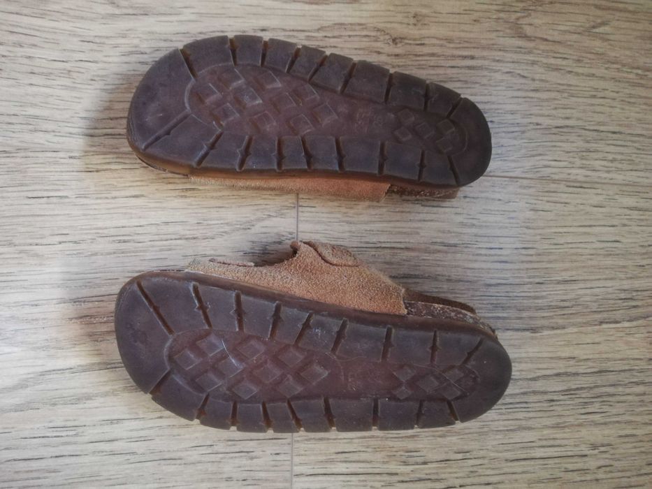 Sandálias criança Zara, tamanho 26.