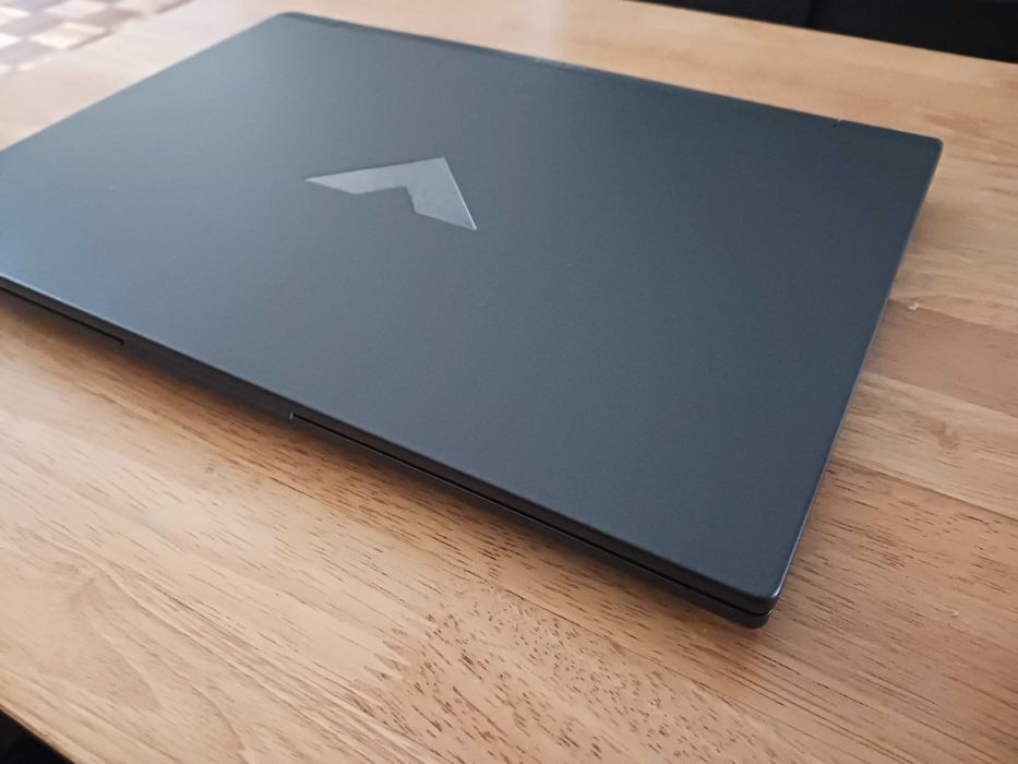 HP Victus - AMD 7-8845HS - NVIDIA RTX 4050 - 16 GB - 512 GB SSD - 15.6