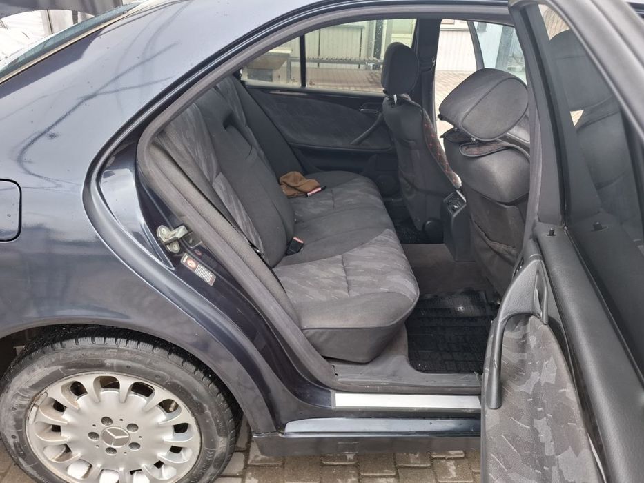 Mercedes w210 2001 рік