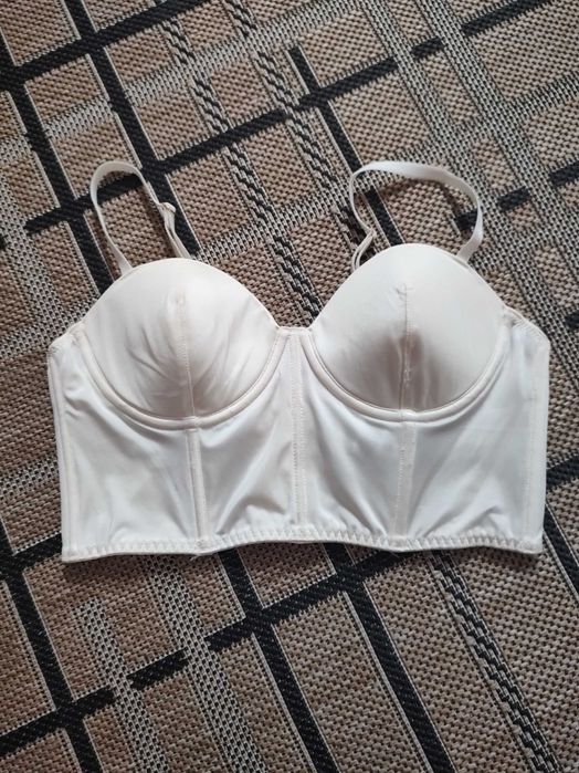 kremowy biustonosz gorset