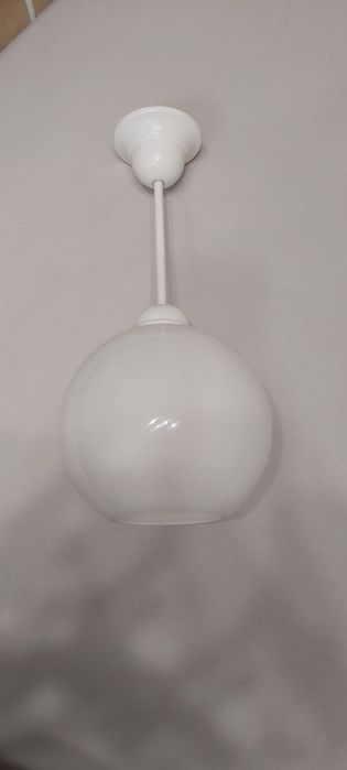 Lampa sufitowa, mleczny kolor