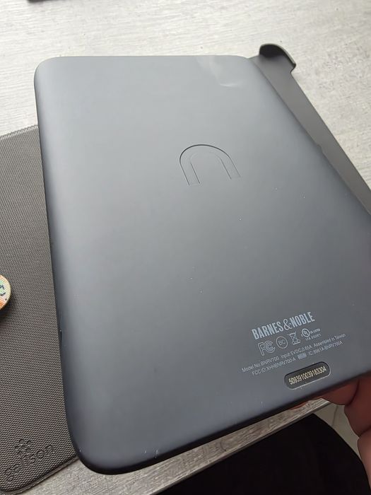 Nook Glowlight Plus. 7.8 дюймів. Теплота підсвітки. Як новий. Чохол