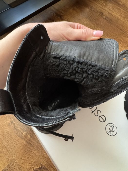 Продам зимові шкіряні черевики Estro