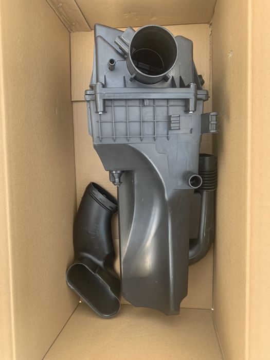 Корпус воздушного фильтра Ford Fiesta 1.6 USA