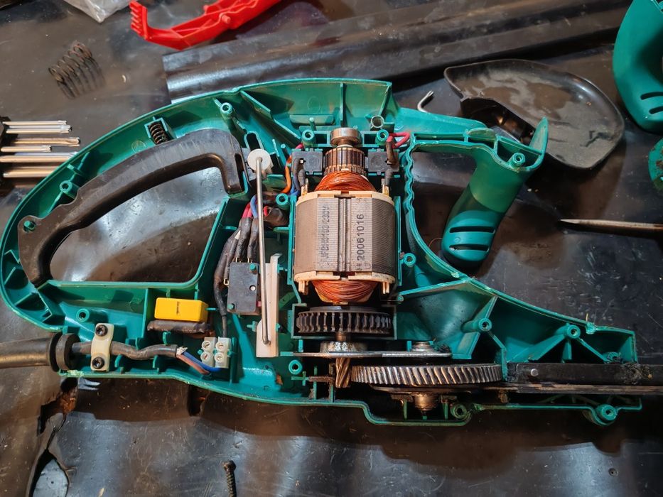 Apara sebes avariado