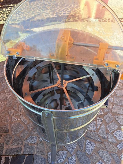 Extrator de mel 8 quadros manual