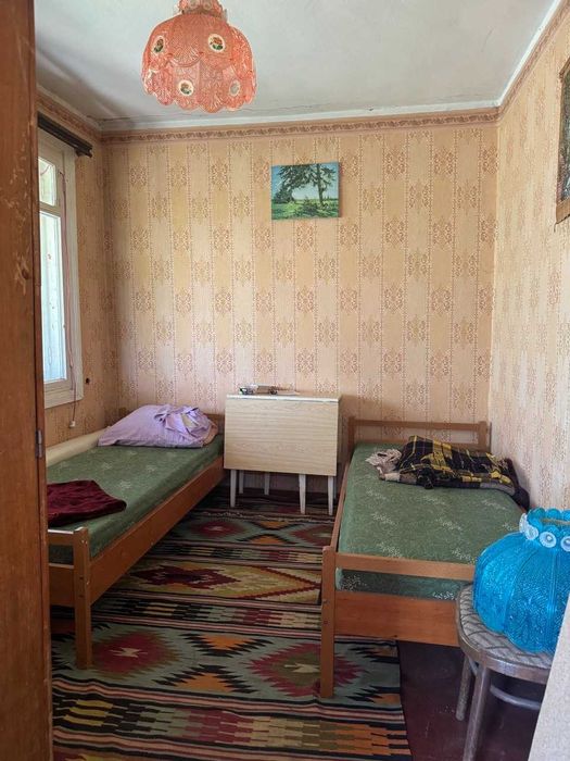 Будинок з ділянкою