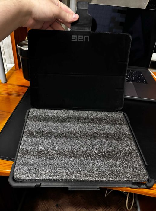 Чохол UAG Metropolis для iPad Pro 12.9 (2020/2018) (Black) (Б\У)