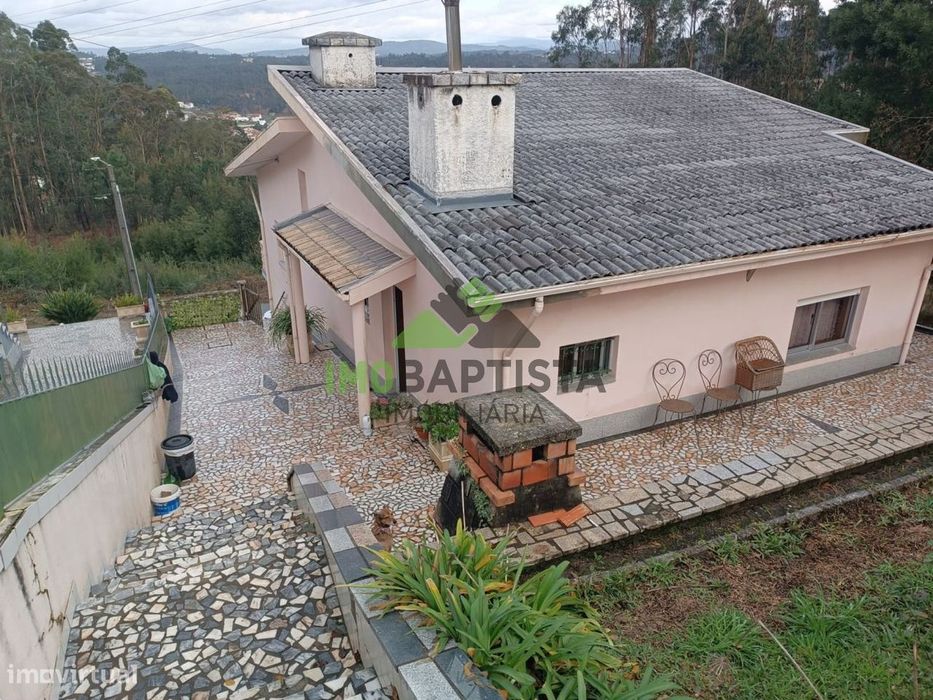 Moradia V3 Isolada nas Caldas de São Jorge