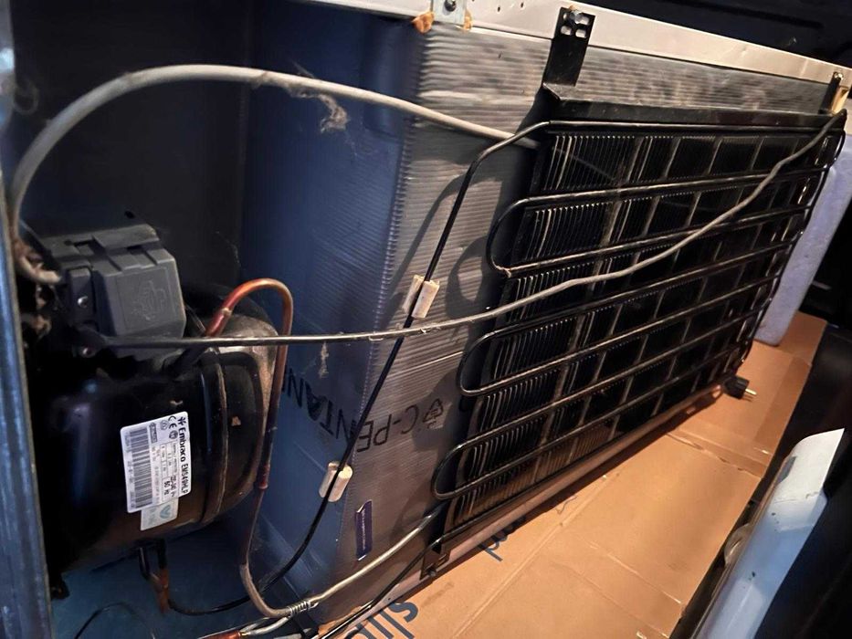 Arca Frigorífica (Para Peças/Avariada) - Preço de Desocupação