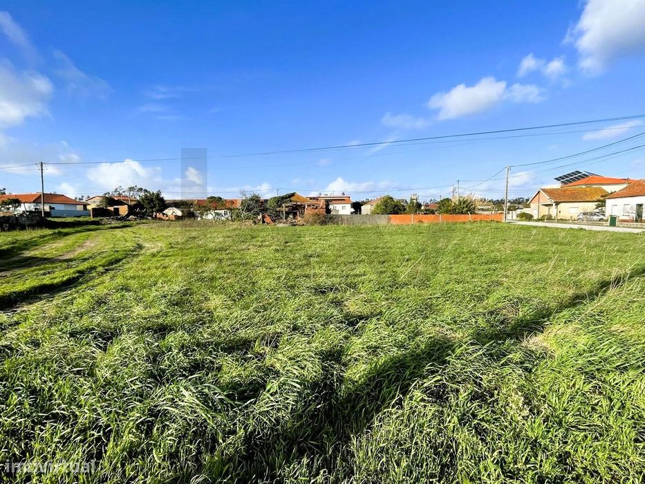 Terreno à Venda com 1.370 m2 | Rua do Estreito, Coimbrão (Leiria)