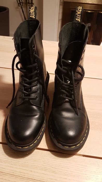 Bota de couro Dr. Martens