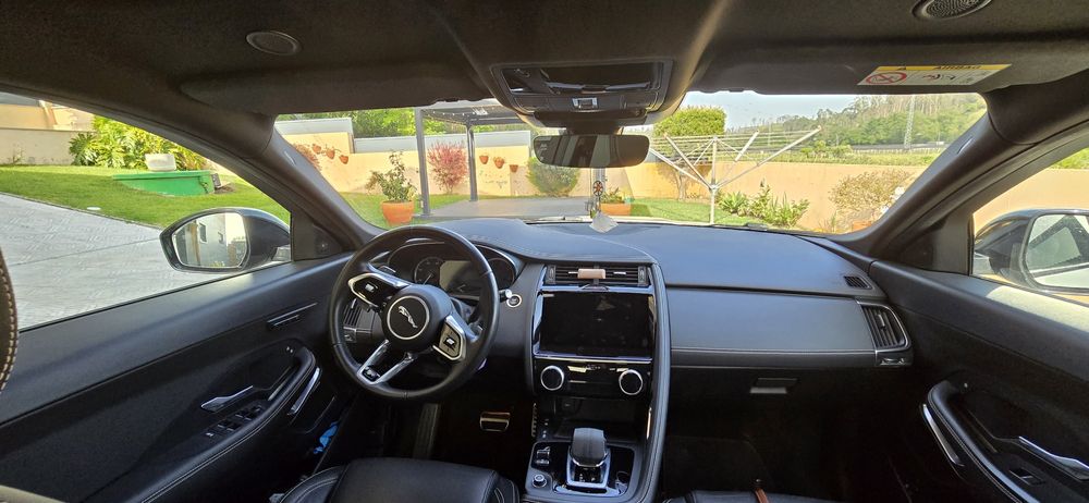 Jaguar E-pace R-Dynamique P300e