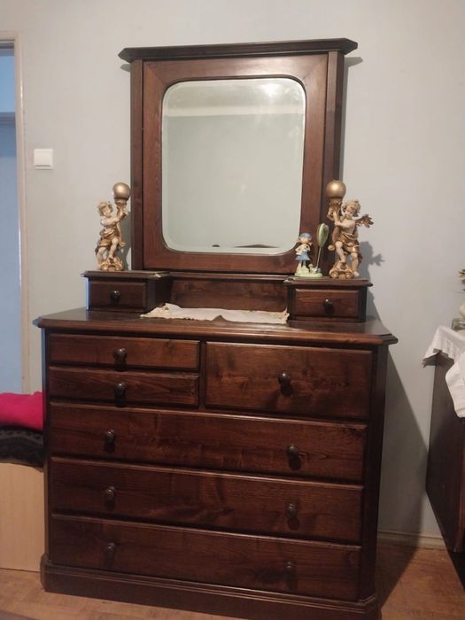 Cama de solteiro, cabeceiras e cómoda