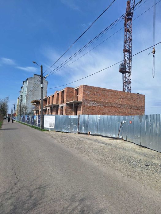 Двокімнатна  квартира, Крихівці