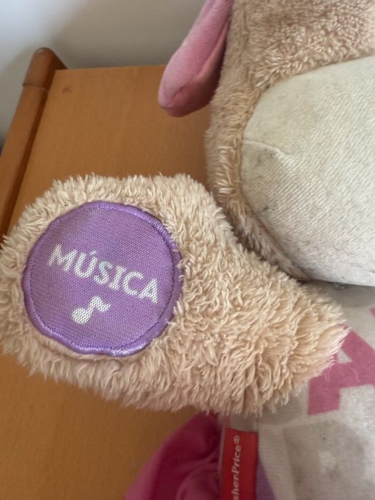Urso interativo Fisher price