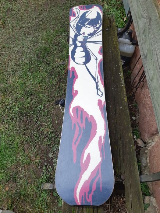 Deska snowboardowa z wiązaniami 148cm