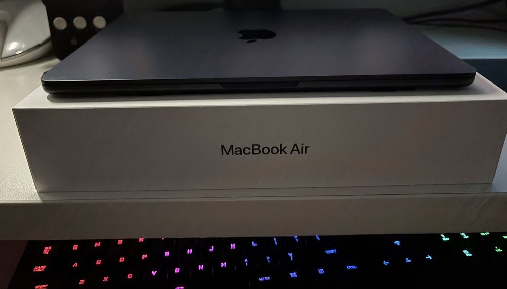 Apple Macbook Air M4 13.6 16/256GB Północ bateria 100% Gwarancja
