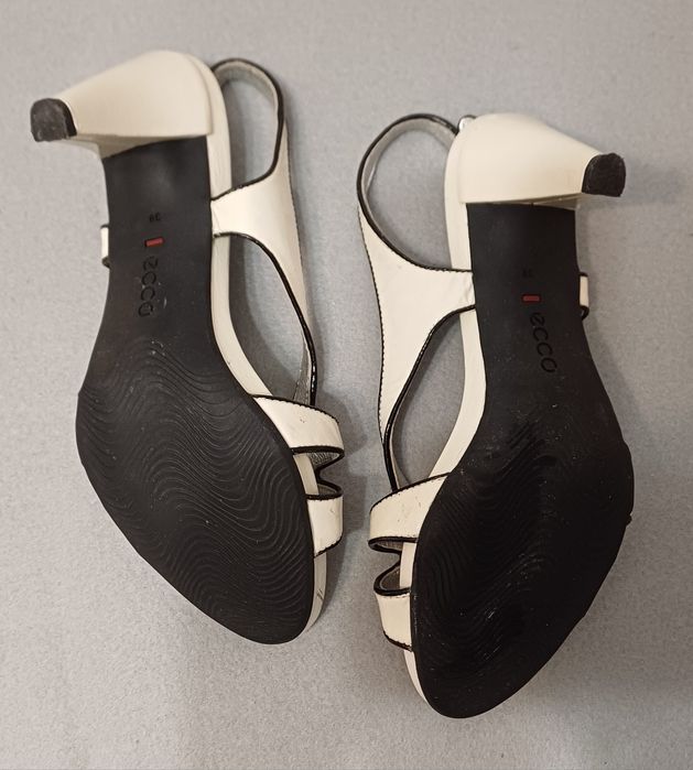 Karnawał sandały damskie ECCO białoczarne lakierowane r. 39 obcas 9cm