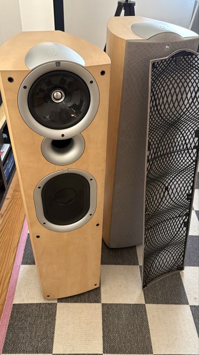Colunas Kef Q7 em bom estado