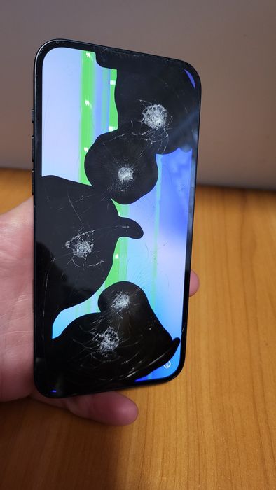 Продам Iphone 14