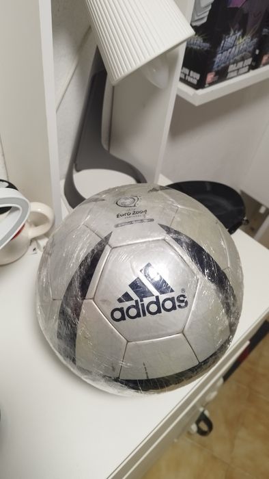 Bola adidas Euro 2004