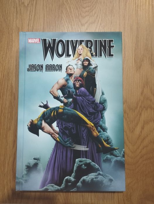 Komiks z serii Marvela,gruby w twardej okładce