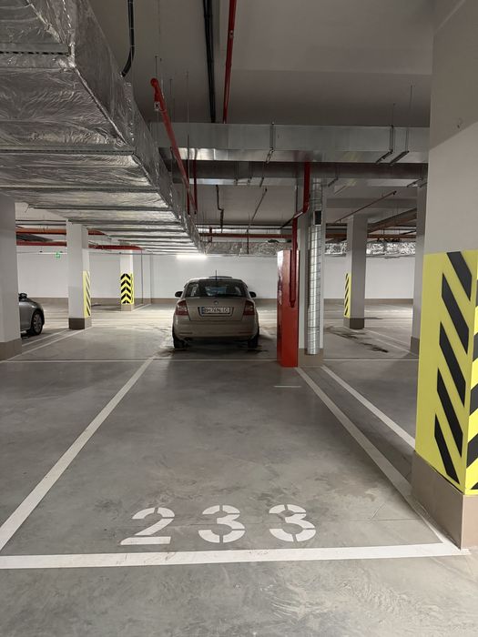 Продам паркомісце в ЖК 4 сезона