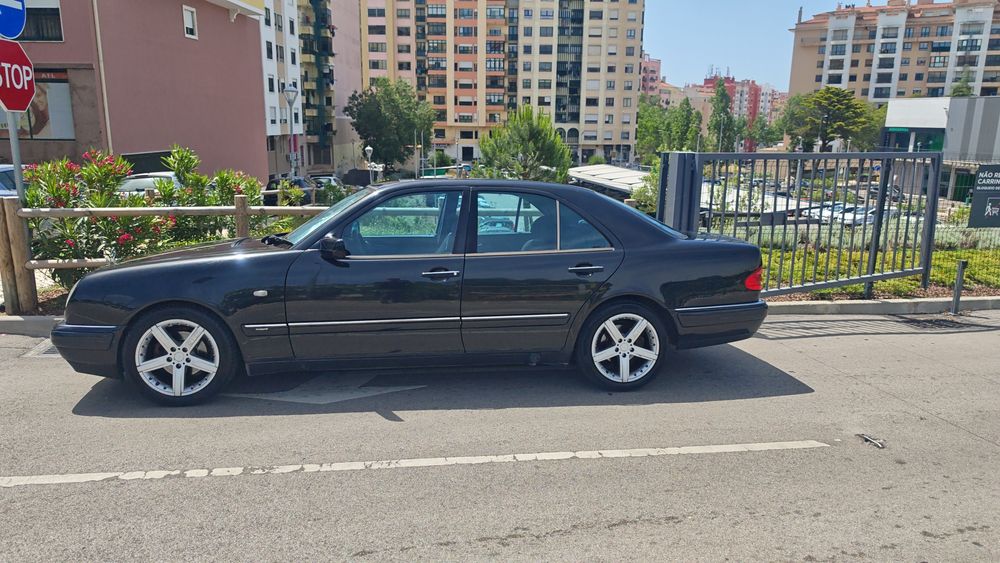 Mercedes-Benz E 220 — fotografia 2
