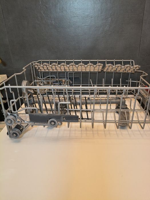 Oryginalny kompletny kosz szufdowy wąski Bosch dostawa