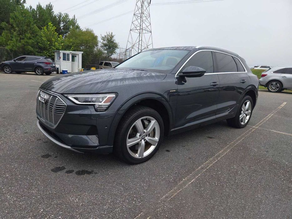 Audi E-Tron      2019