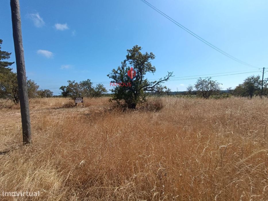 Fantástico terreno com 4360m2 numa zona Habitacional dispersa em...