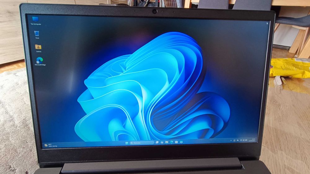 LENOVO IdeaPad S145 AMD4x3,5GHz RAM-20GB NVME256GB+1TBSSD Radeon-2GB wifi bt