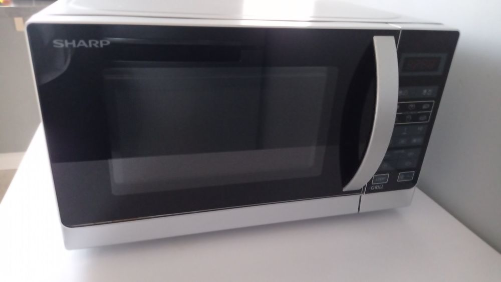 Kuchenka mikrofalowa Sharp R-642(IN)E