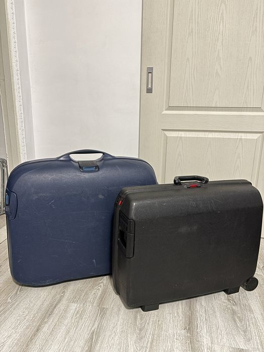 Валізи, дорожні сумки