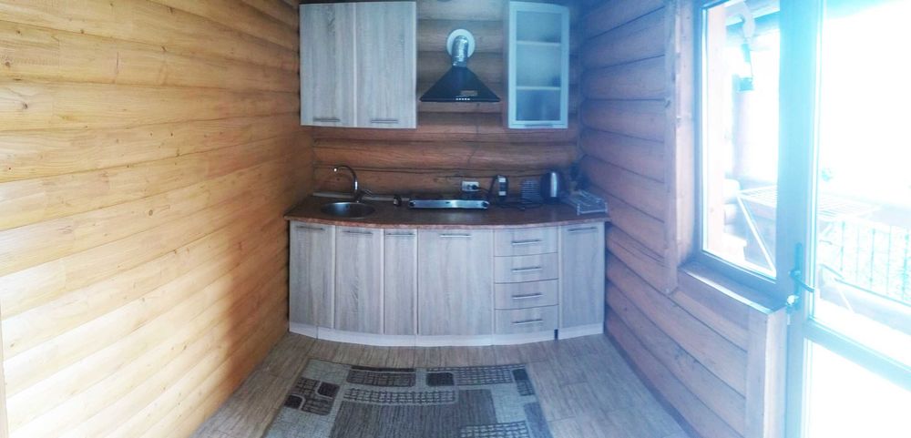 Дерев'яний котедж будинок