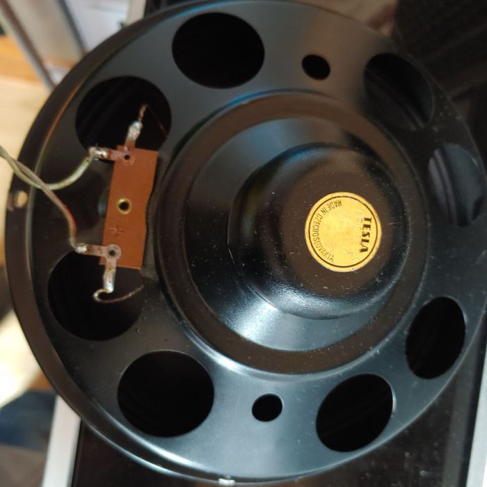 Акустичні системи на широкополосних динаміках від радіоли «Латвия».