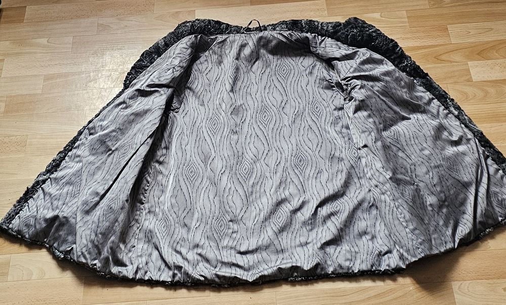 Piękne futro z karakuły