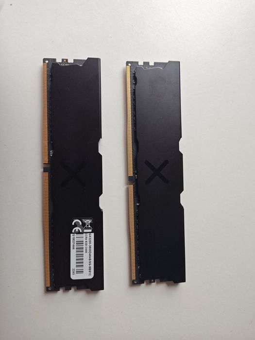 RAM GOODRAM irdm pro ddr4 (2x8gb)