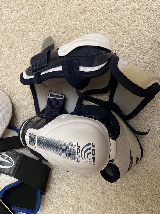 Хокейна екіпіровка