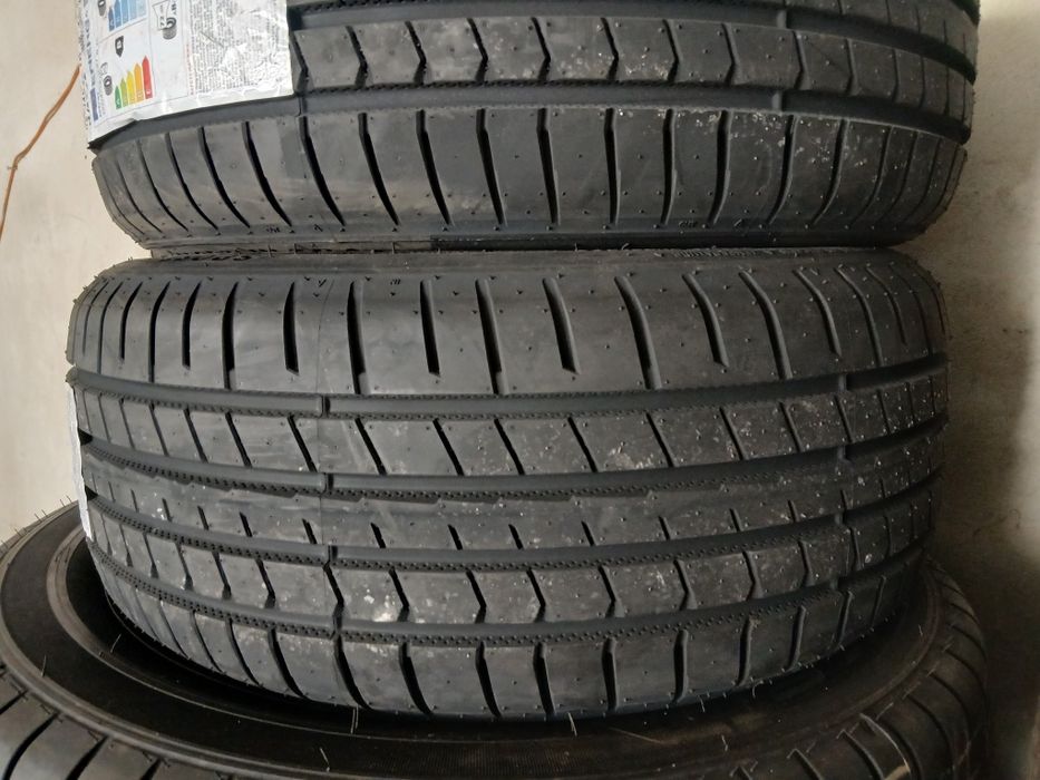 Pneus Novos 205/45R16 Aptany