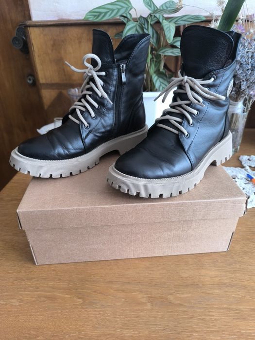 Продам шкіряне взуття