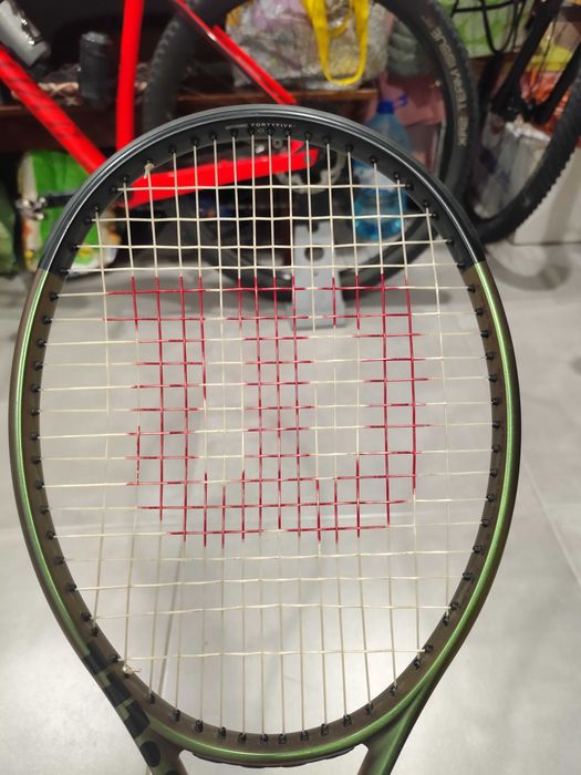 Raquete Wilson Blade 100UL V8 (265g) Grip L1