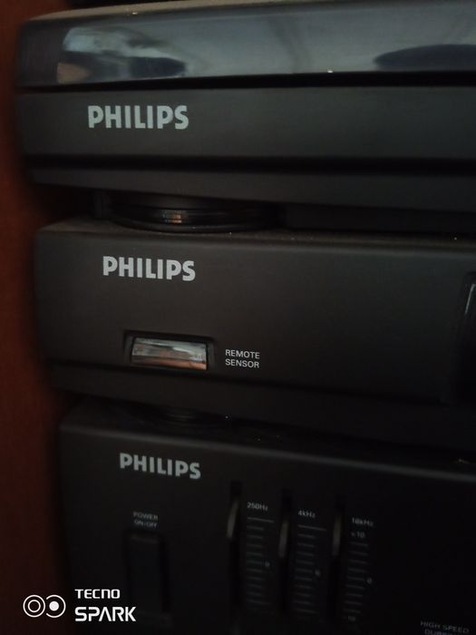 Аудиоцентр Philips.