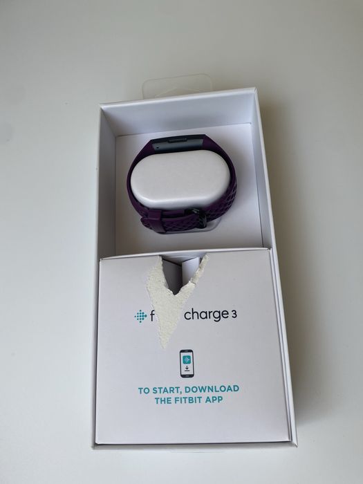 Фитнес-браслет Fitbit Charge 3