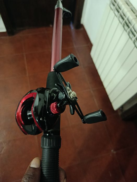 Cana de pesca nova nunca usada
