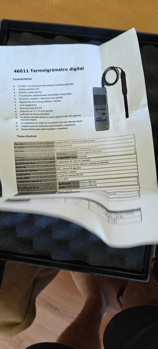 Higrómetro e termómetro digital portátil