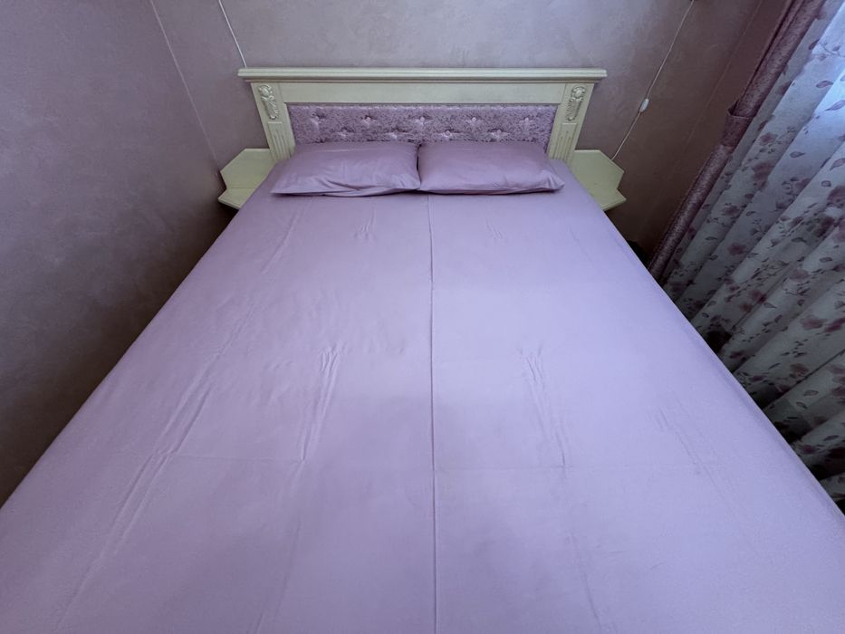 Продам ліжко з матрасом з натурального дерева. Ясень. Ручна робота.