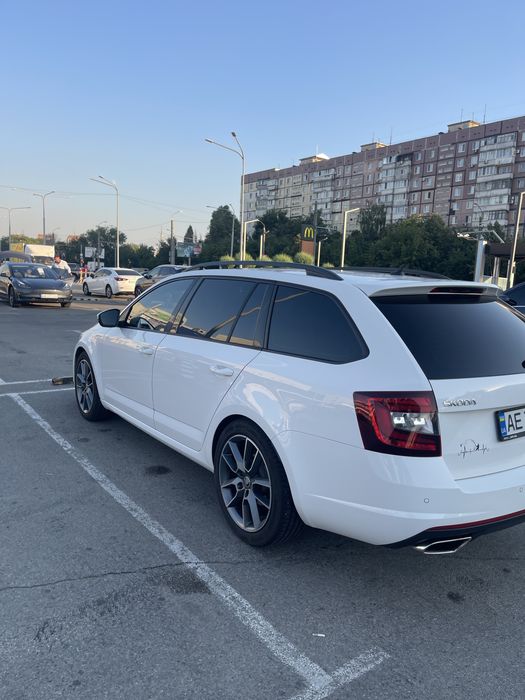 Skoda Octavia 2018 VIN TMBJK7NE2J0372839 фото оголошення 5 з 14