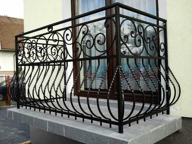 Balustrada kuta metalowa na wymiar 1 mb – ręcznie wykonana, malowanie proszkowe, montaż